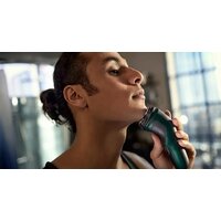 Philips Wet & Dry Electric Shaver X3052/00 Image #2